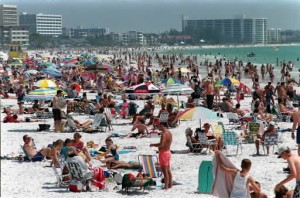 siesta beach crowd