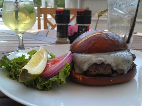 YachtSea BBQ Burger
