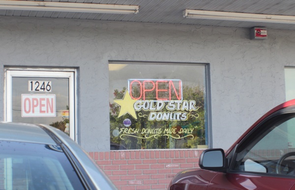 Gold Star Donuts / RACHEL LEVEY-BAKER